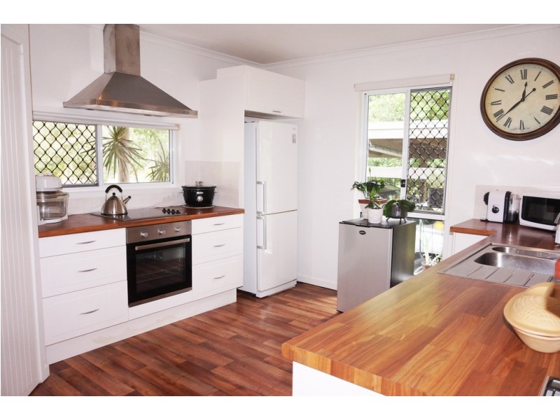 56 ALEXANDER STREET, Macleay Island QLD 4184