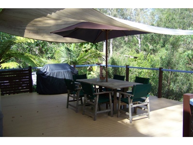 4 Thomas St, Macleay Island QLD 4184