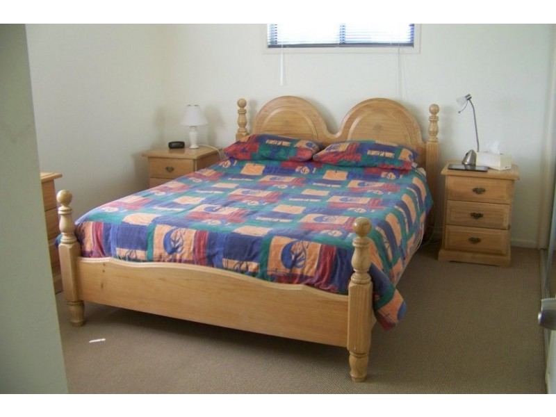 4 Thomas St, Macleay Island QLD 4184