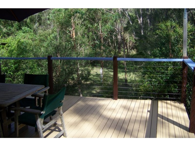 4 Thomas St, Macleay Island QLD 4184