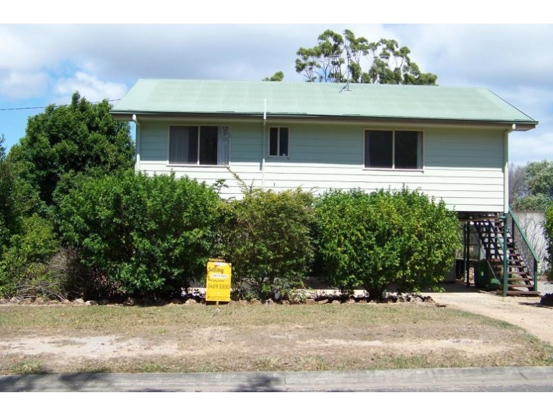 2 Mawarra St, Macleay Island QLD 4184