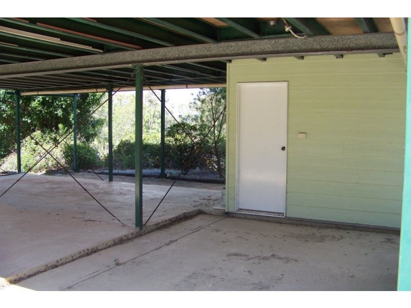 2 Mawarra St, Macleay Island QLD 4184