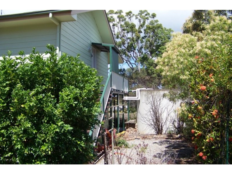2 Mawarra St, Macleay Island QLD 4184