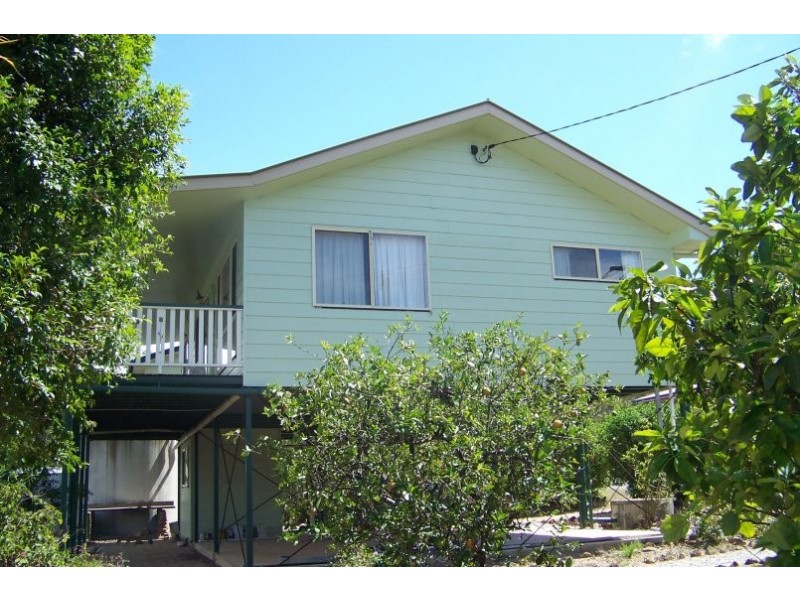 2 Mawarra St, Macleay Island QLD 4184