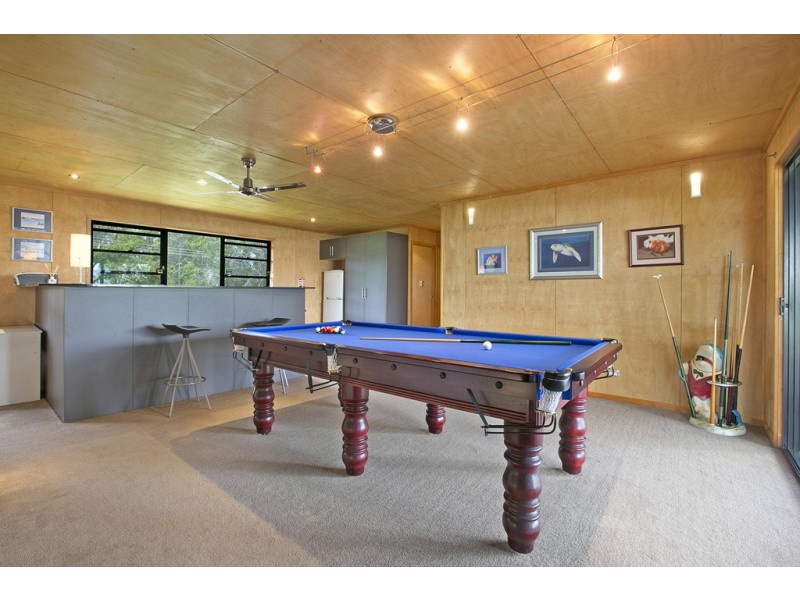 194-196 LUCAS DR, Lamb Island QLD 4184