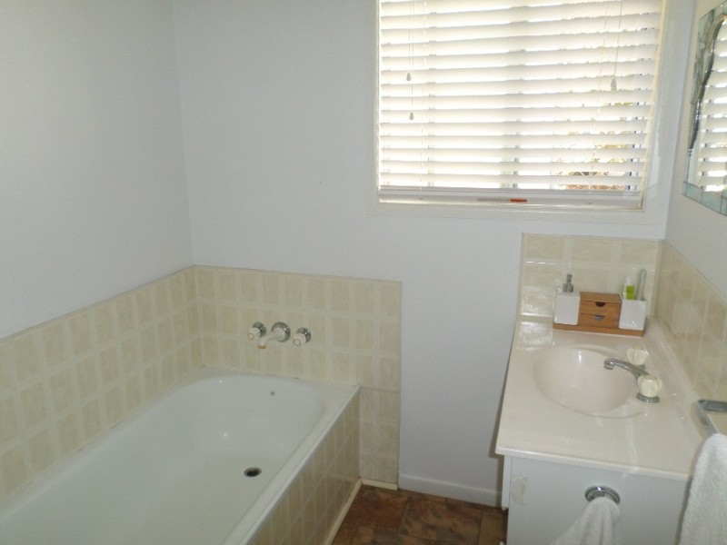 102 KATE STREET, Macleay Island QLD 4184