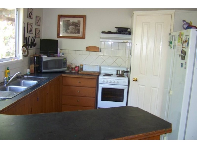 41 COOEE CRESC, Macleay Island QLD 4184