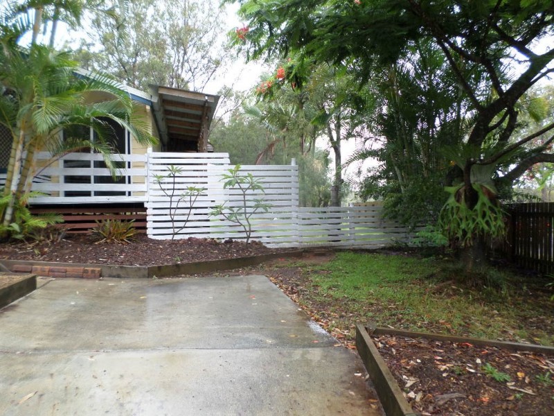 2 WIRRALEE ST, Macleay Island QLD 4184