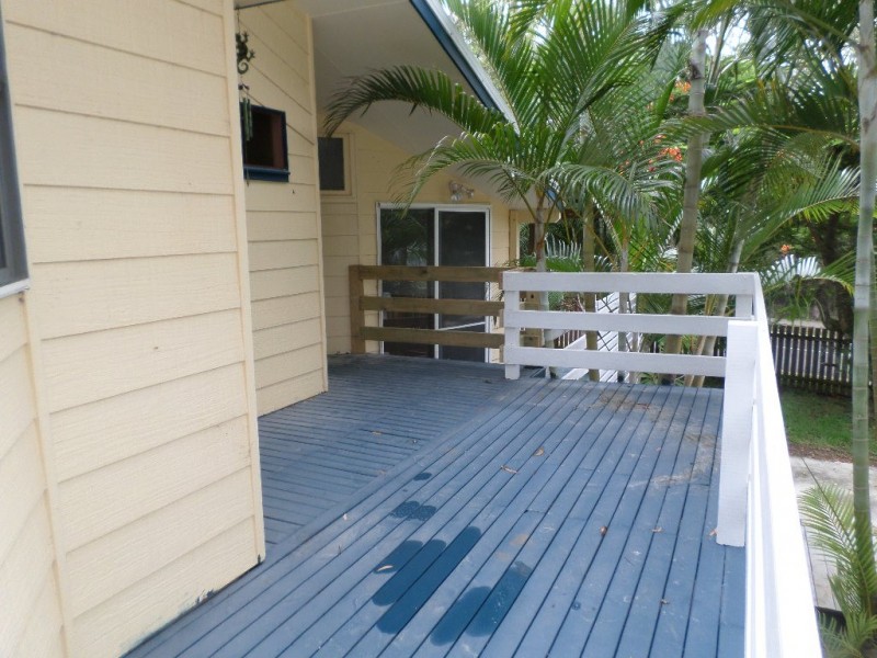 2 WIRRALEE ST, Macleay Island QLD 4184