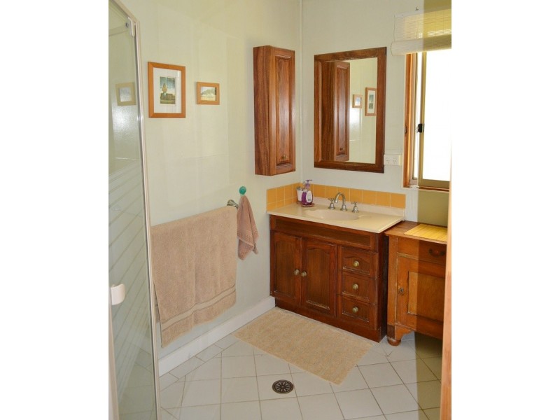 32 Attunga St, Macleay Island QLD 4184