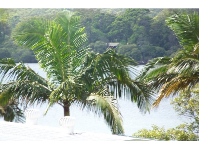 23 LUCAS DR, Lamb Island QLD 4184