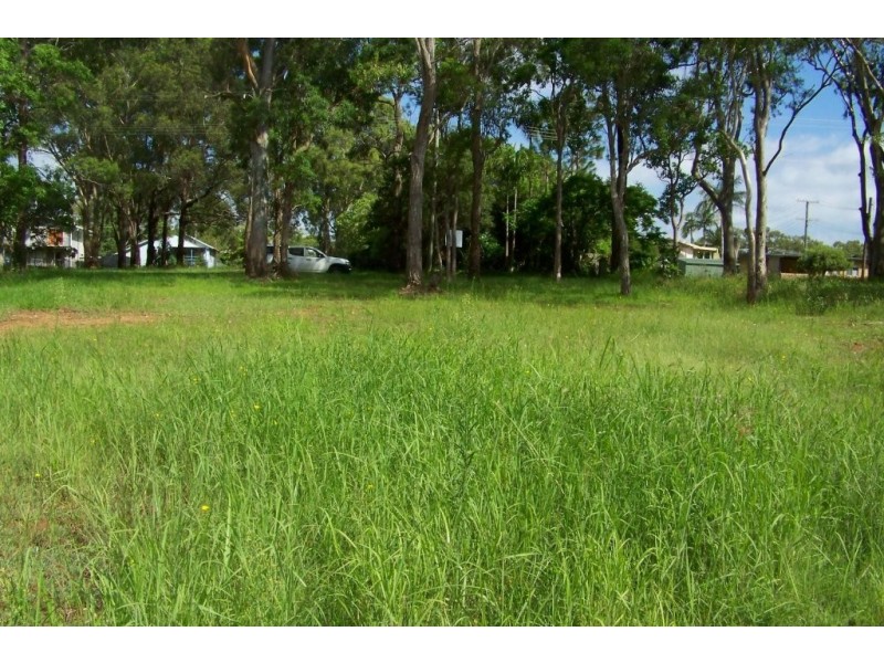 23 LUCAS DR, Lamb Island QLD 4184