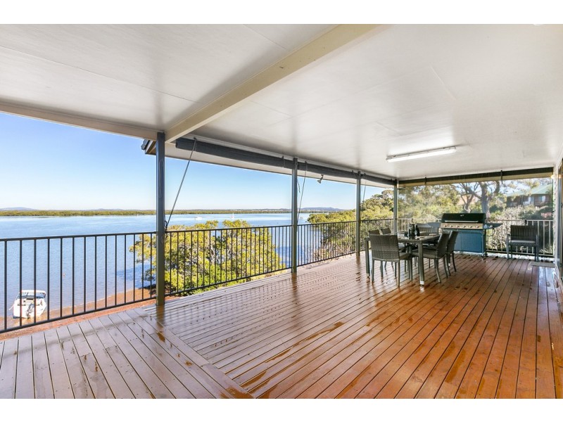 54 WESTERN ROAD, Macleay Island QLD 4184