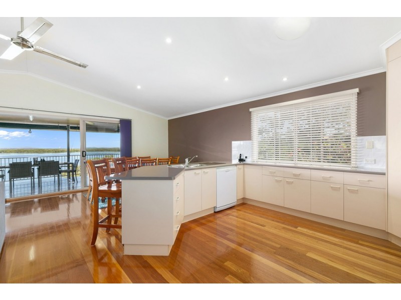 54 WESTERN ROAD, Macleay Island QLD 4184