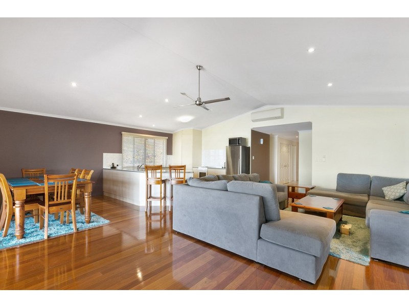54 WESTERN ROAD, Macleay Island QLD 4184