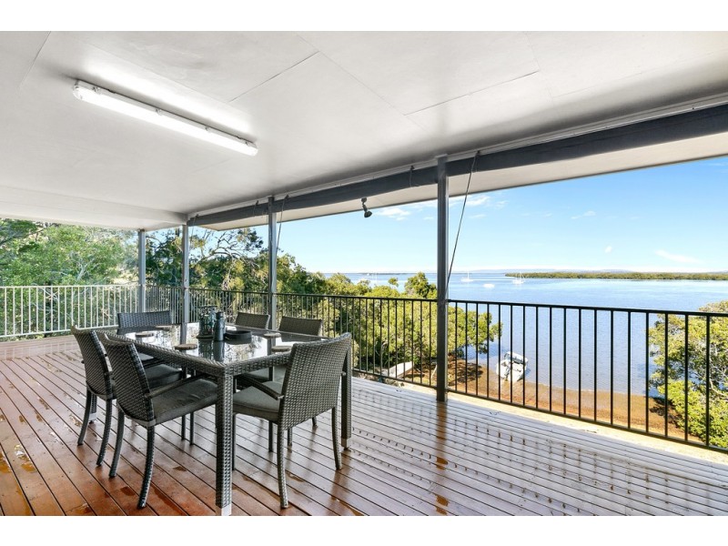 54 WESTERN ROAD, Macleay Island QLD 4184