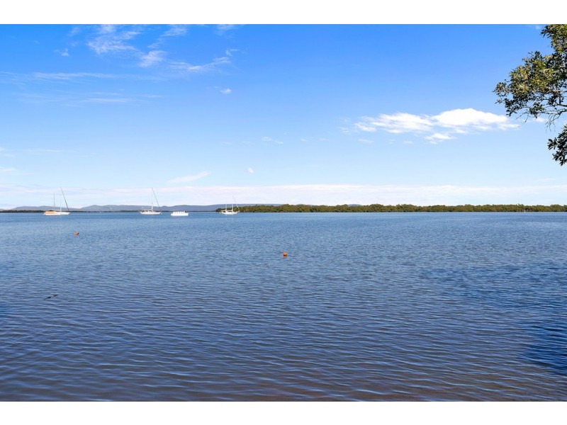 54 WESTERN ROAD, Macleay Island QLD 4184
