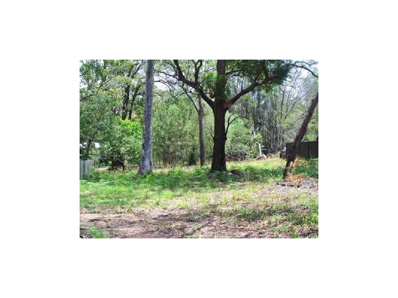 7 kate St, Macleay Island QLD 4184