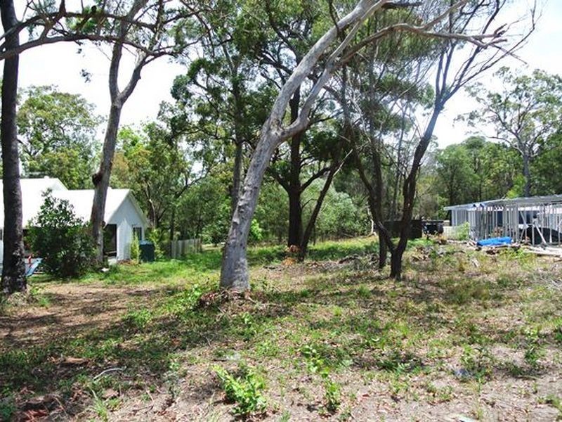 7 kate St, Macleay Island QLD 4184