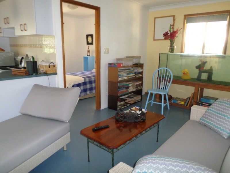 2 HEATH STREET, Macleay Island QLD 4184