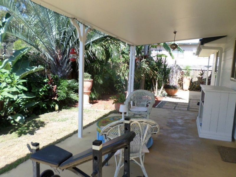 2 HEATH STREET, Macleay Island QLD 4184