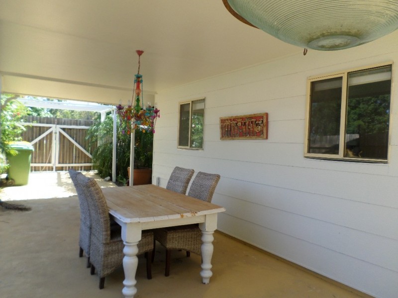 2 HEATH STREET, Macleay Island QLD 4184