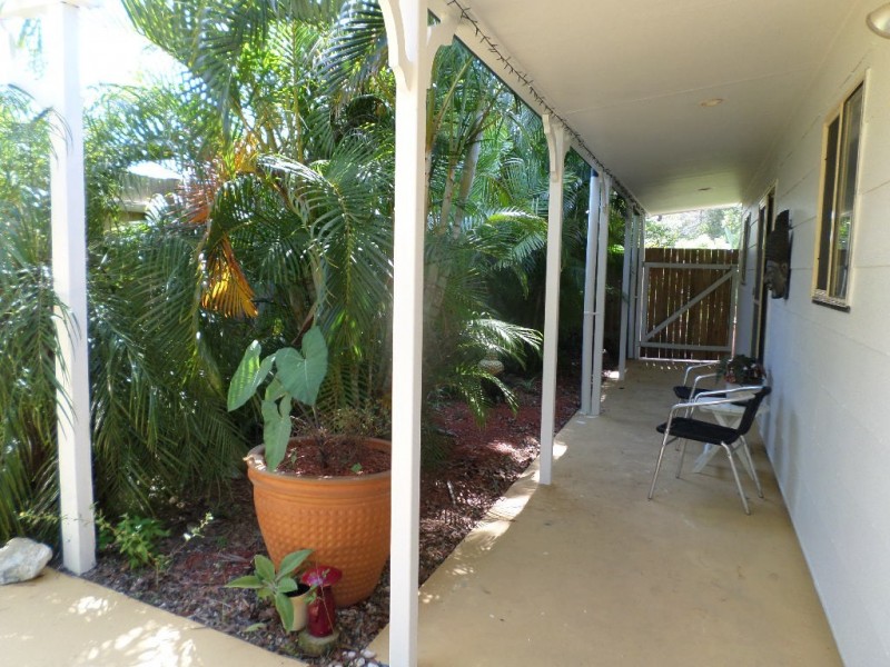 2 HEATH STREET, Macleay Island QLD 4184