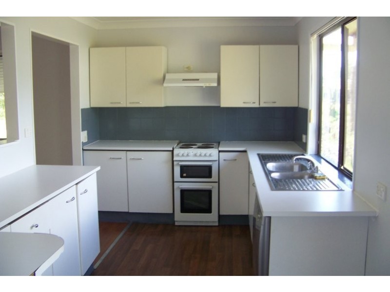 12 Alexander St, Macleay Island QLD 4184
