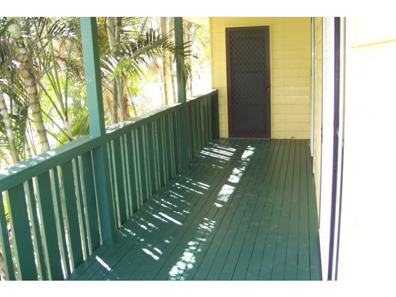 12 Alexander St, Macleay Island QLD 4184