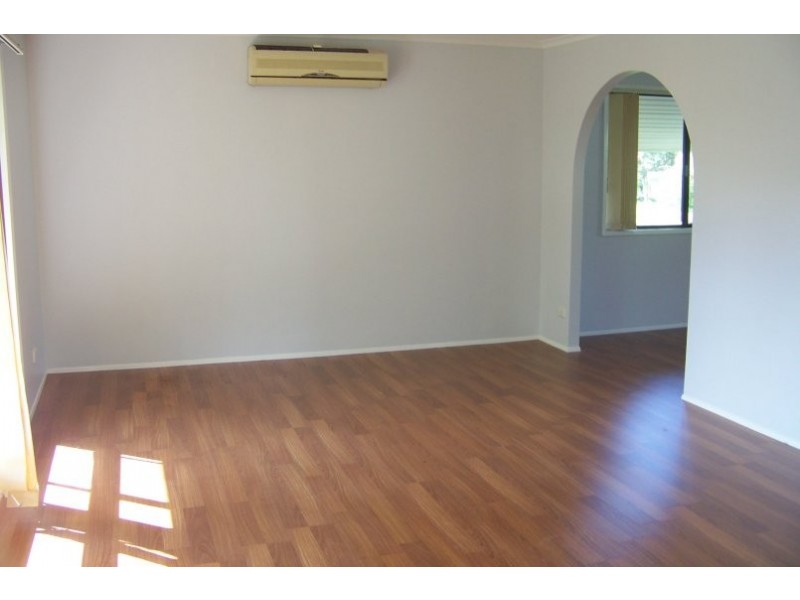 12 Alexander St, Macleay Island QLD 4184
