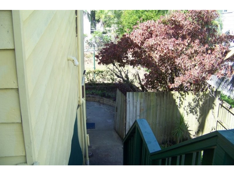12 Alexander St, Macleay Island QLD 4184