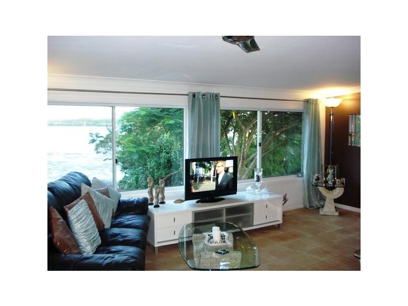 68 MELALEUCA DR, Lamb Island QLD 4184