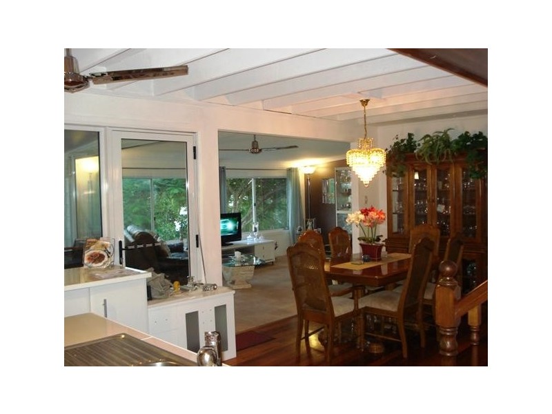 68 MELALEUCA DR, Lamb Island QLD 4184