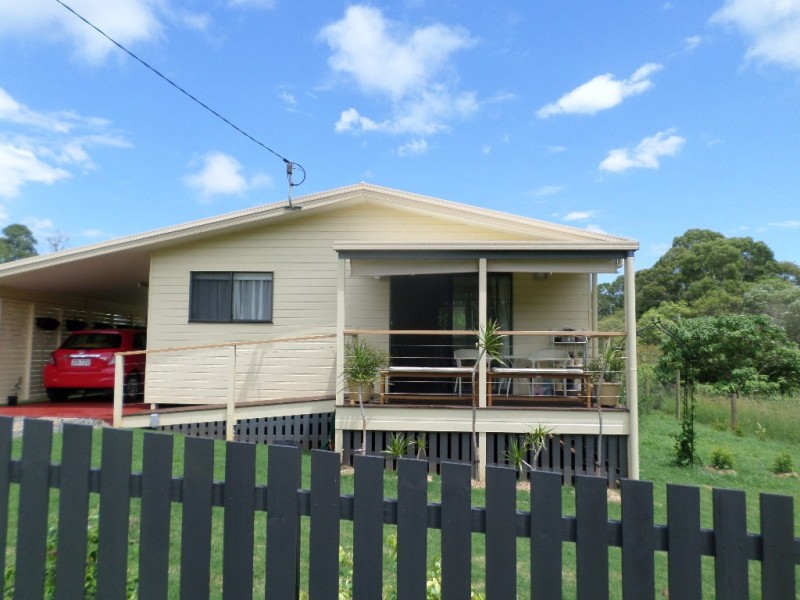 17 COFFEA STREET, Macleay Island QLD 4184