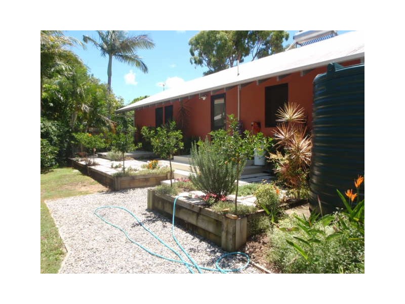 5 WAKE STREET, Macleay Island QLD 4184