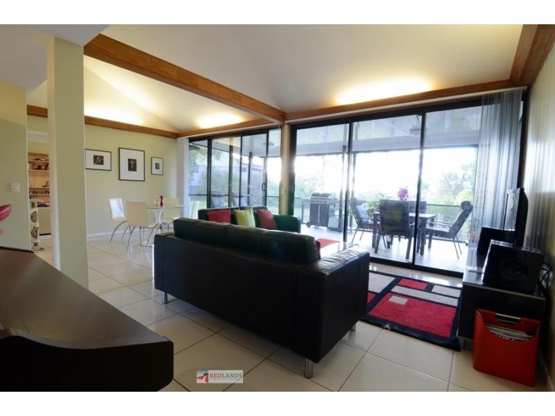 5 WAKE STREET, Macleay Island QLD 4184