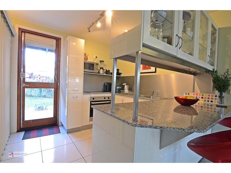 5 WAKE STREET, Macleay Island QLD 4184