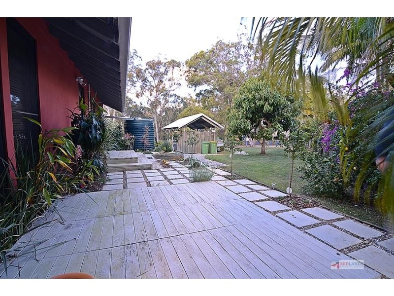 5 WAKE STREET, Macleay Island QLD 4184