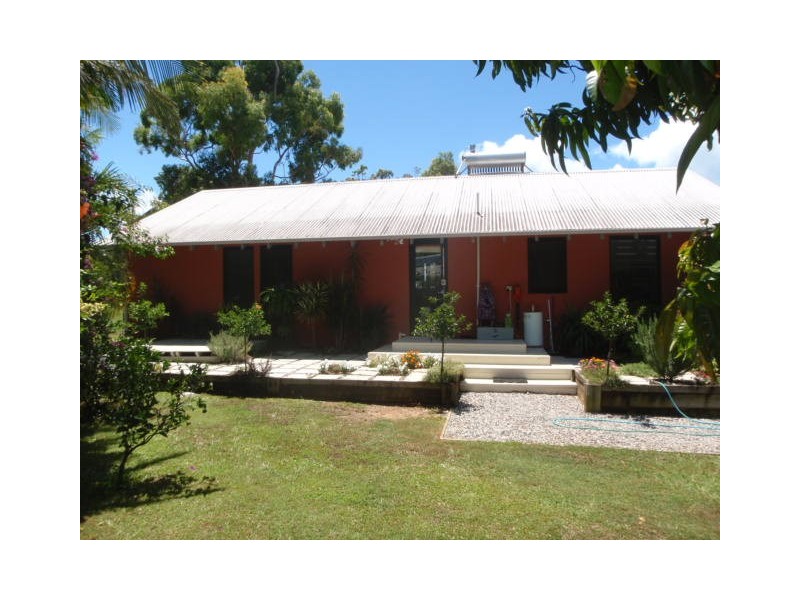 5 WAKE STREET, Macleay Island QLD 4184