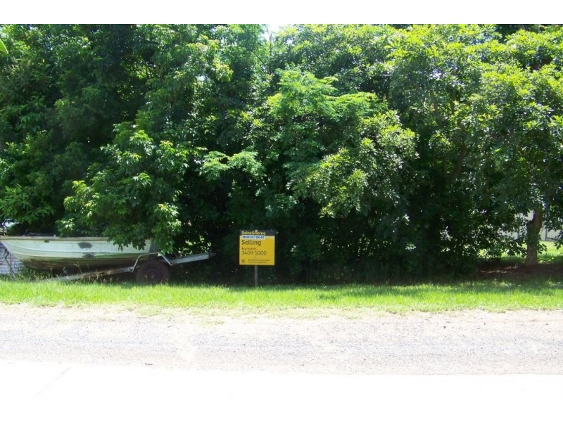 13 CREST HAVEN, Lamb Island QLD 4184