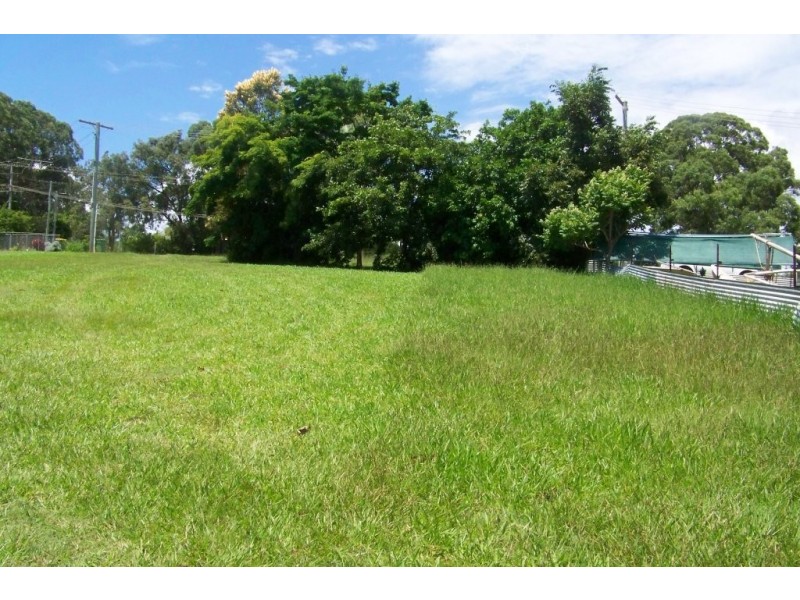 13 CREST HAVEN, Lamb Island QLD 4184