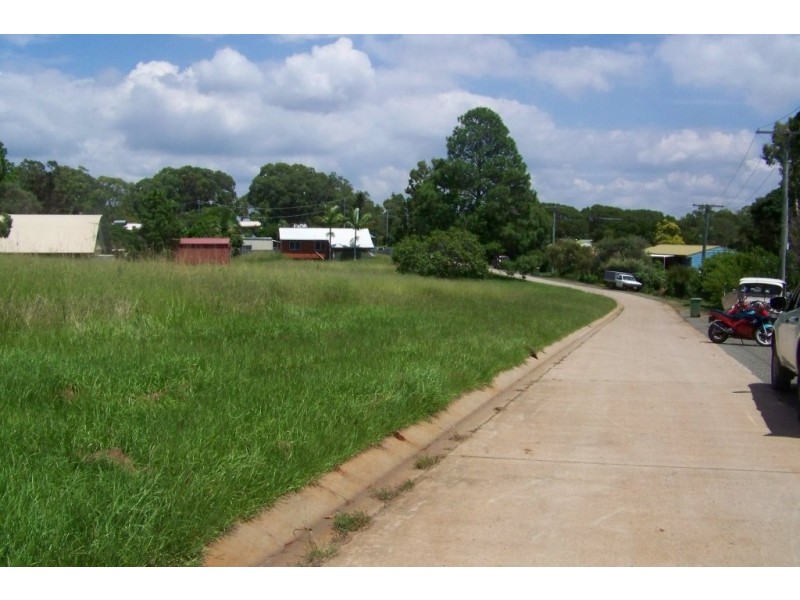 13 CREST HAVEN, Lamb Island QLD 4184