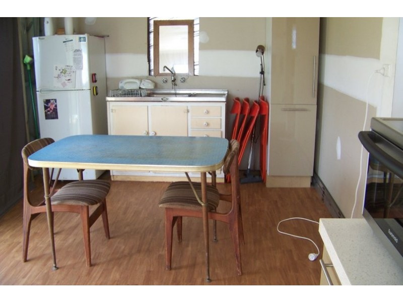16 Wake St, Macleay Island QLD 4184