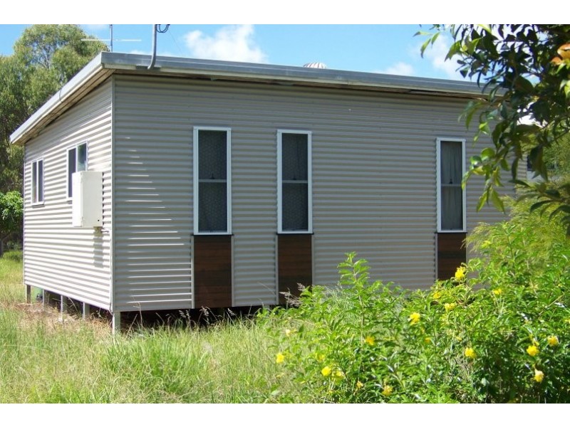 16 Wake St, Macleay Island QLD 4184