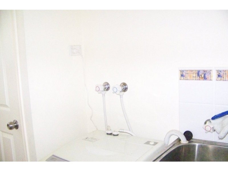 15 PINE AV, Lamb Island QLD 4184