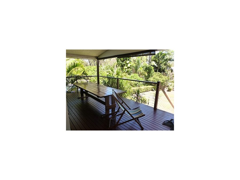 20 COAST ROAD, Macleay Island QLD 4184