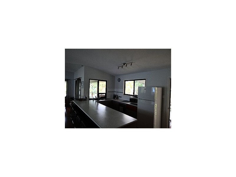 20 COAST ROAD, Macleay Island QLD 4184