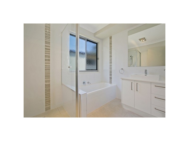 23 CLIFF TCE, Macleay Island QLD 4184