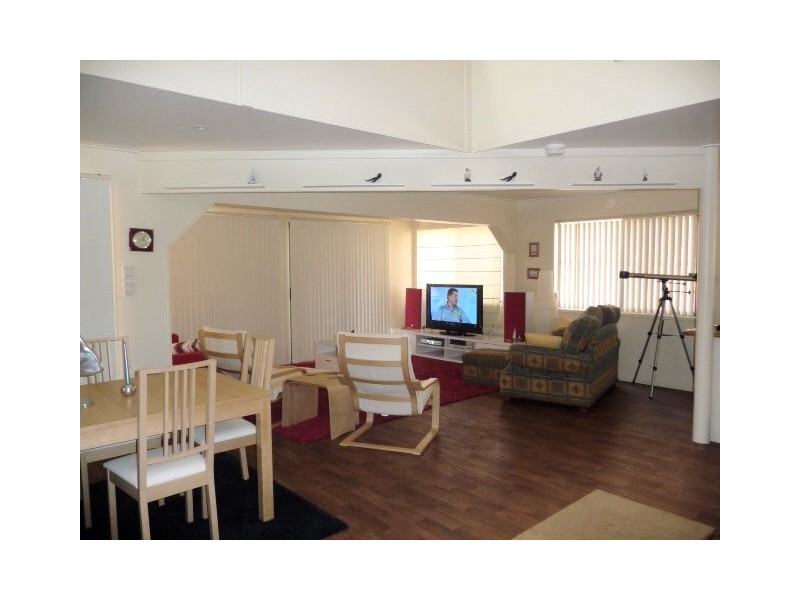 52 Resthaven – Holiday Rental, Lamb Island QLD 4184