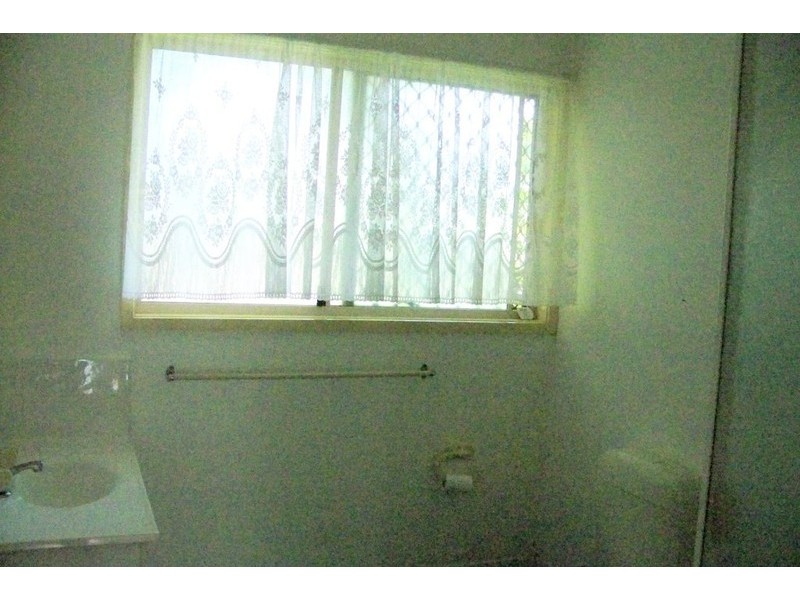 9 Lucas Dve, Lamb Island QLD 4184